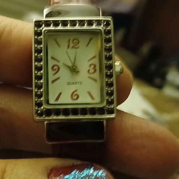 Vintage Avon Watch NIB NEVER USED - Picture 2 of 8